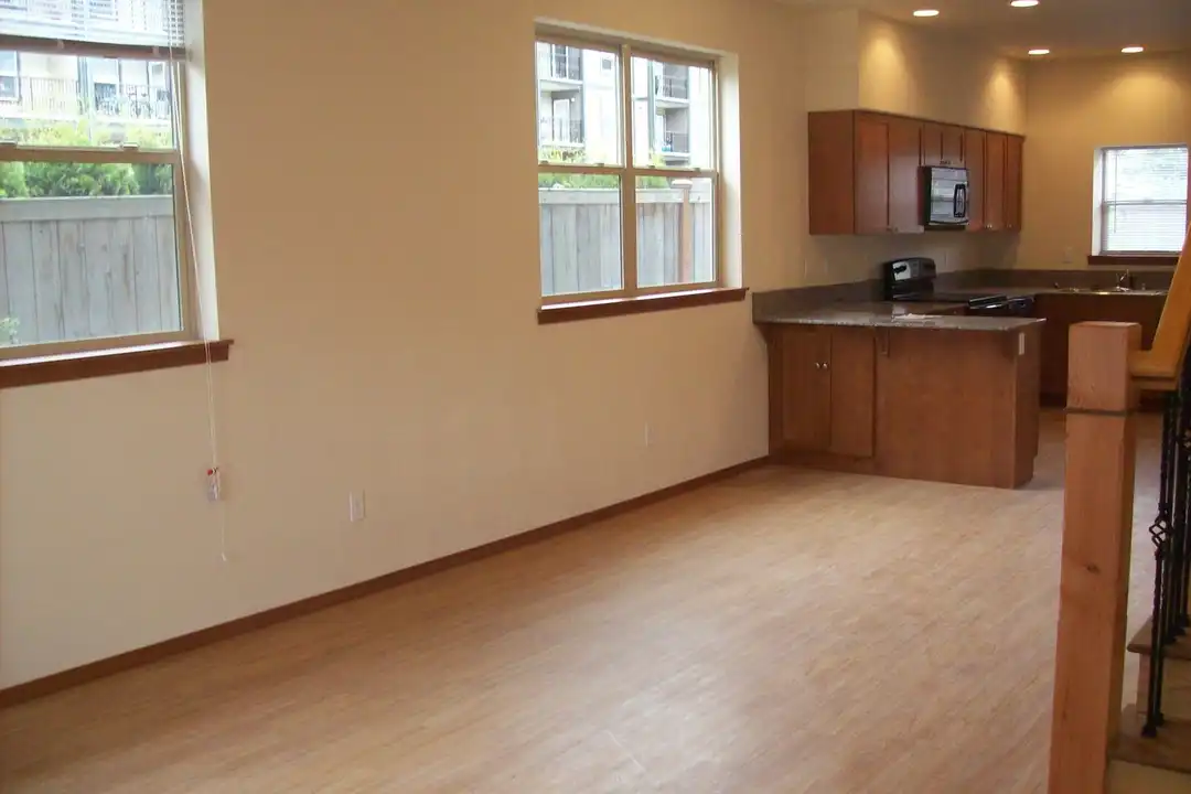 610 32nd St unit 620 - View 5