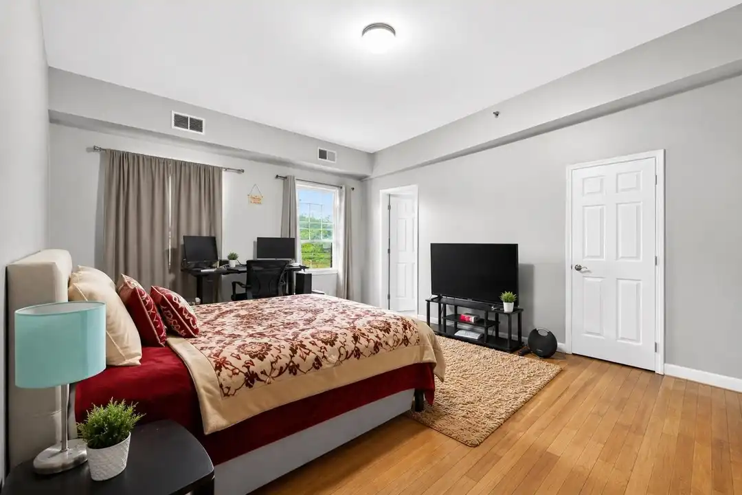 612 12th St #3 - More