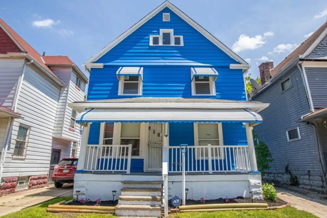 1215 E 113th St – photo 1