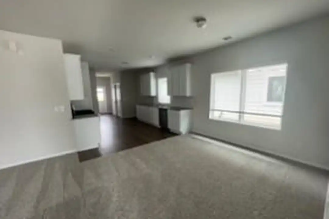 157 Mammoth Dr - View 4