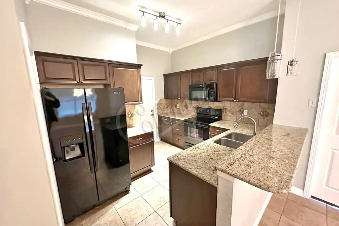 5010 James Loop - View 5