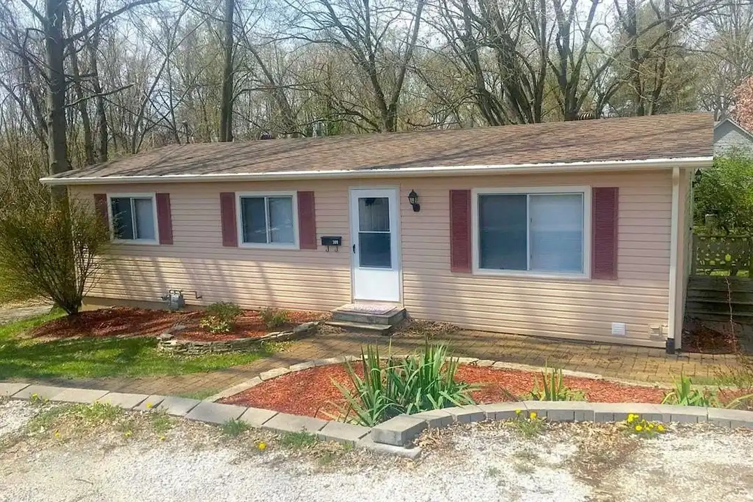309 S Ash St – photo 1 of 12