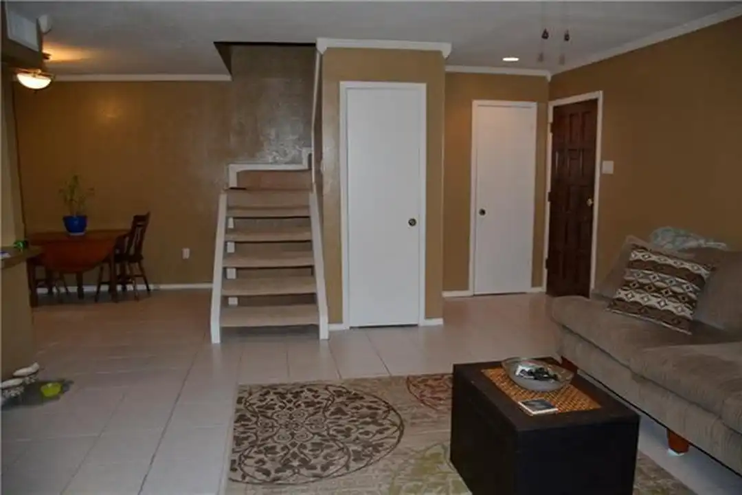 839E Dublin Dr unit 1 - More