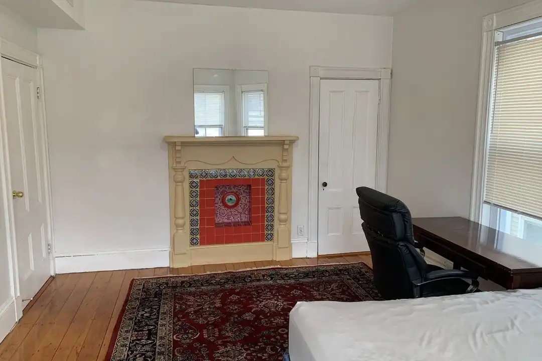 120 Minden St unit 2 – photo 1 of 9