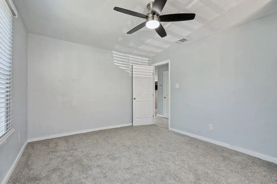 House in San Antonio - View 5