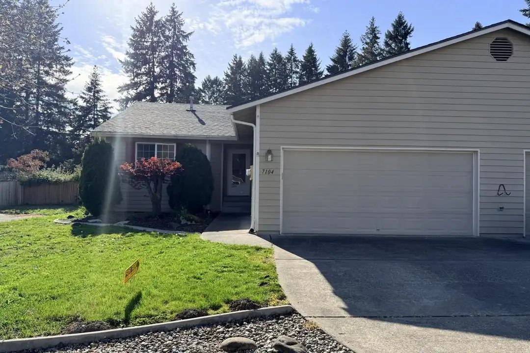 7104 163rd St E - View 2