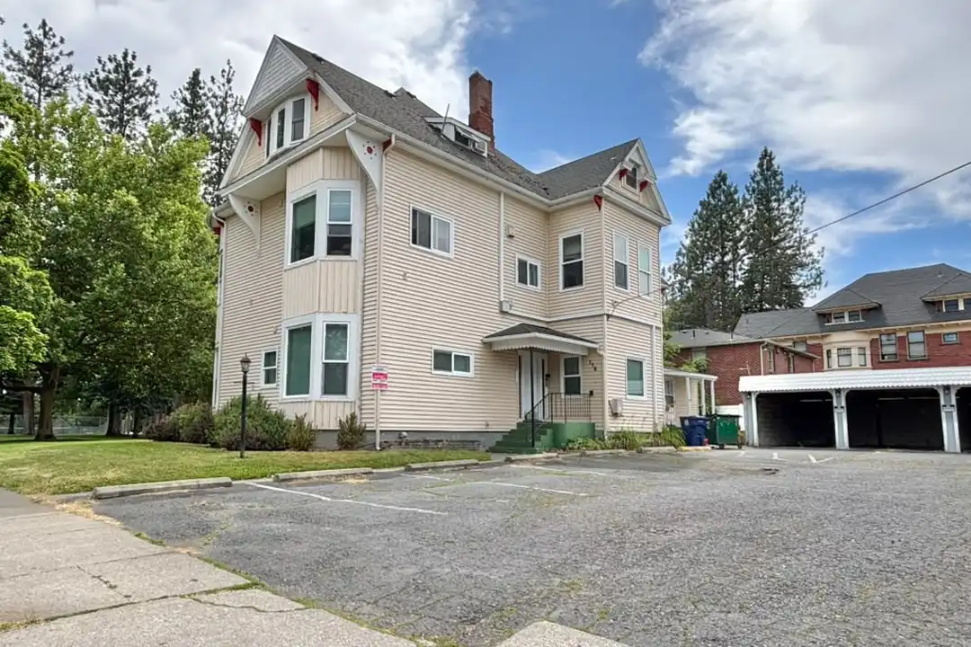 176 S Chestnut St – photo 1