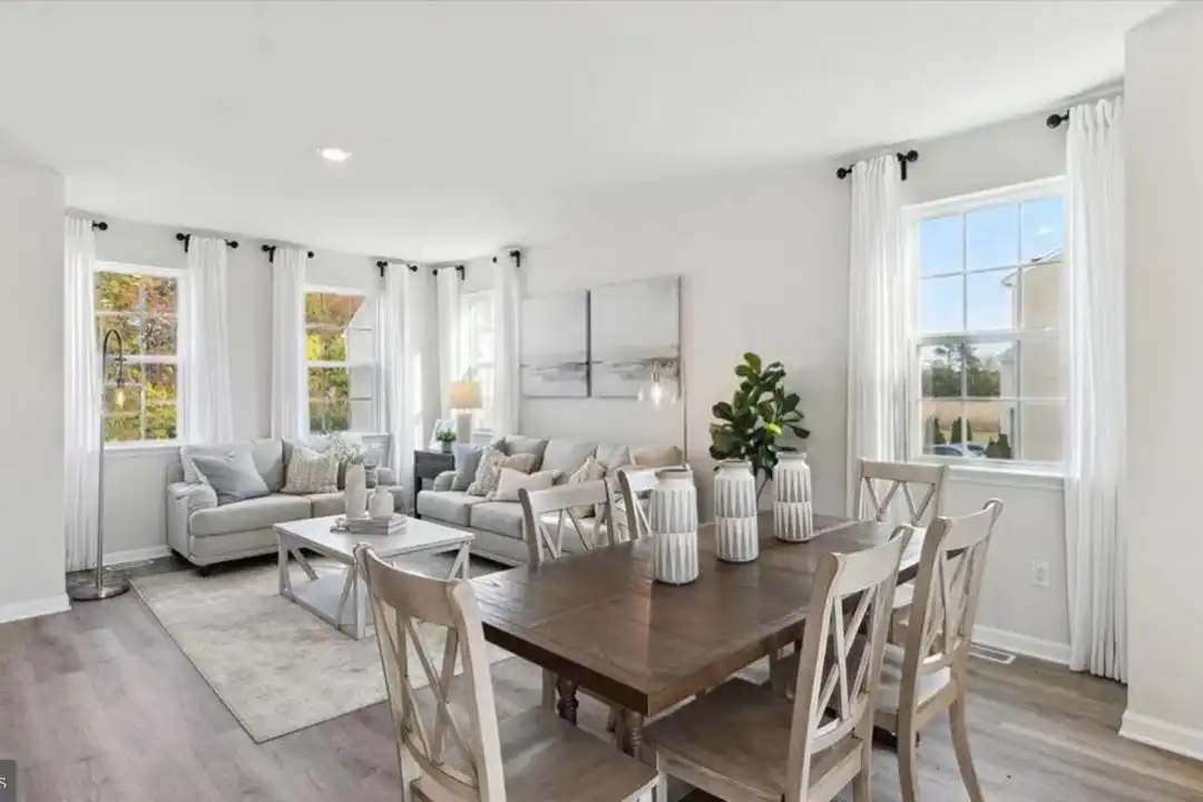 273 Macoun Way - View 3