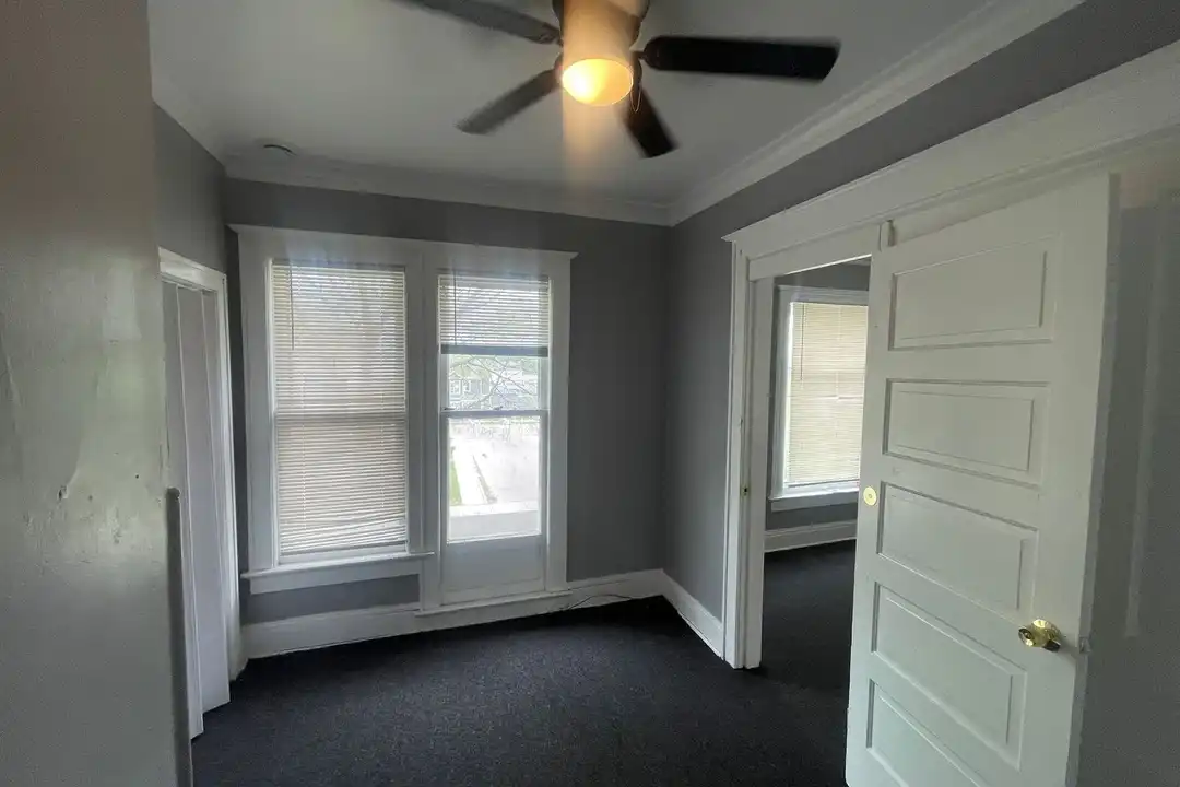 1515-1517 N 32nd St unit 1517 Upper - View 5