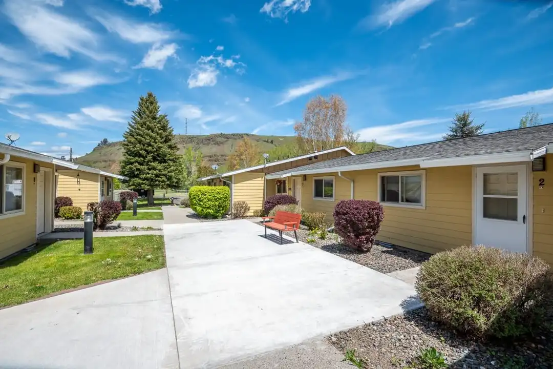 203 N Storie St - View 5
