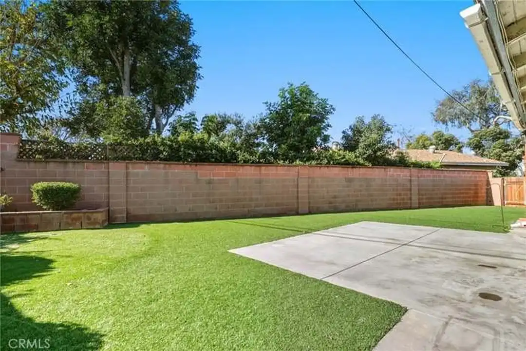 House in Buena Park - View 5