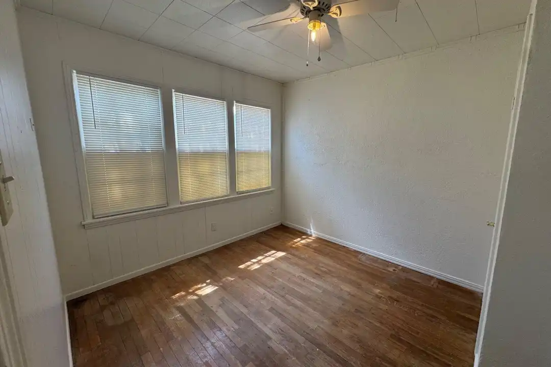 2123 25th St #REAR - View 3