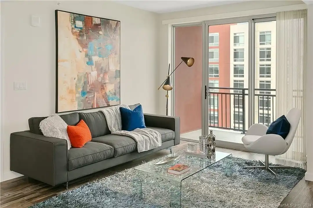 Apartment in Stamford - More