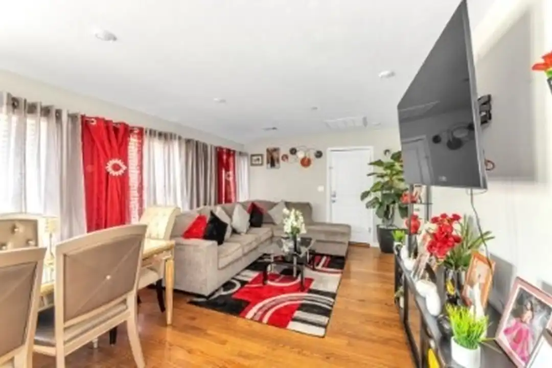 13 Pierce St unit 5 - View 3