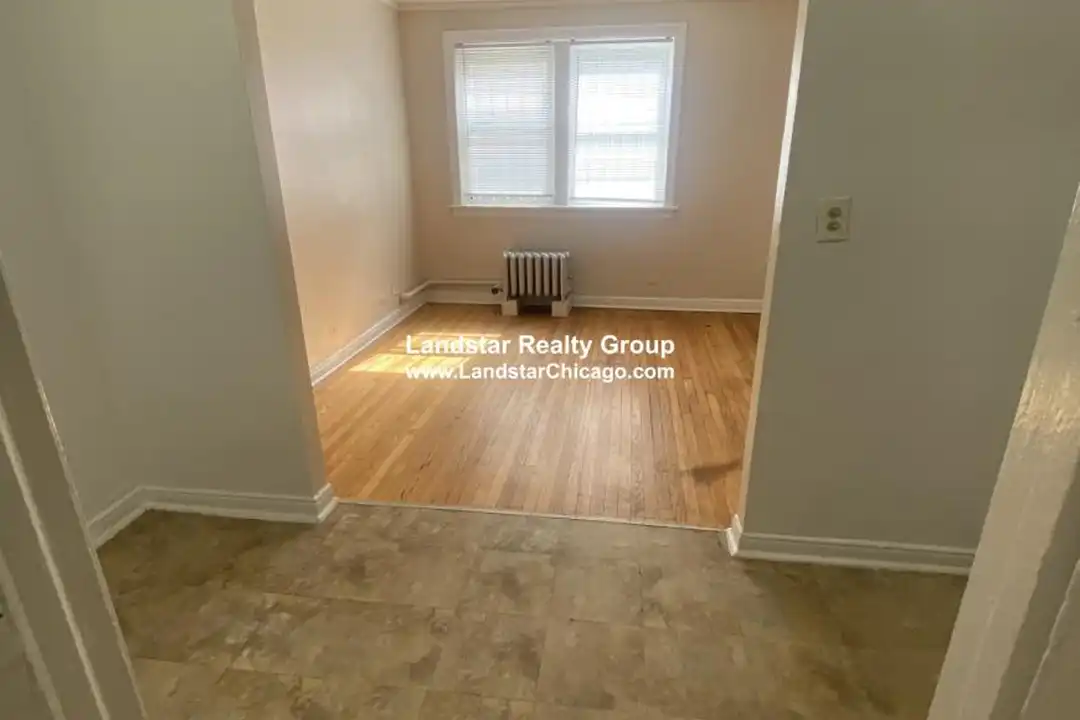 6912 N Ravenswood Ave - View 2