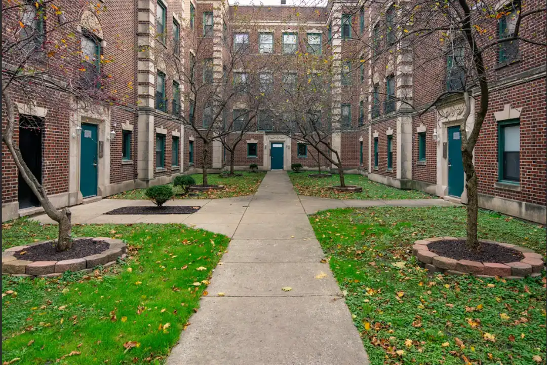 8233 S Ingleside Ave unit 1W - View 2