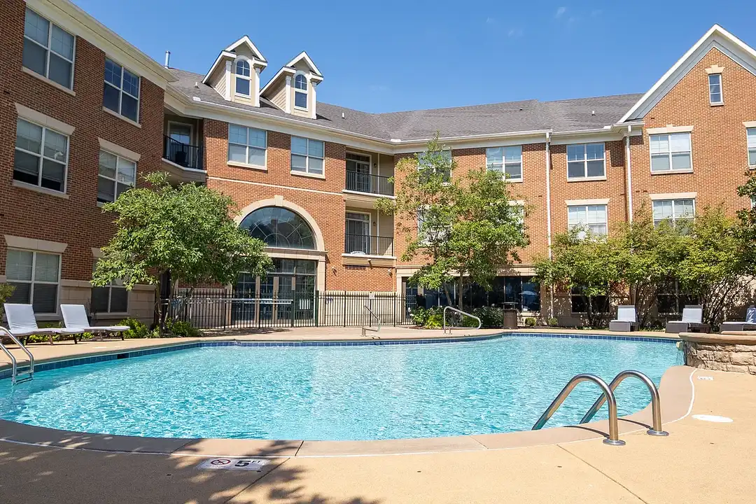 Apartment in Cincinnati, Stetson Square, Corryville - View 3
