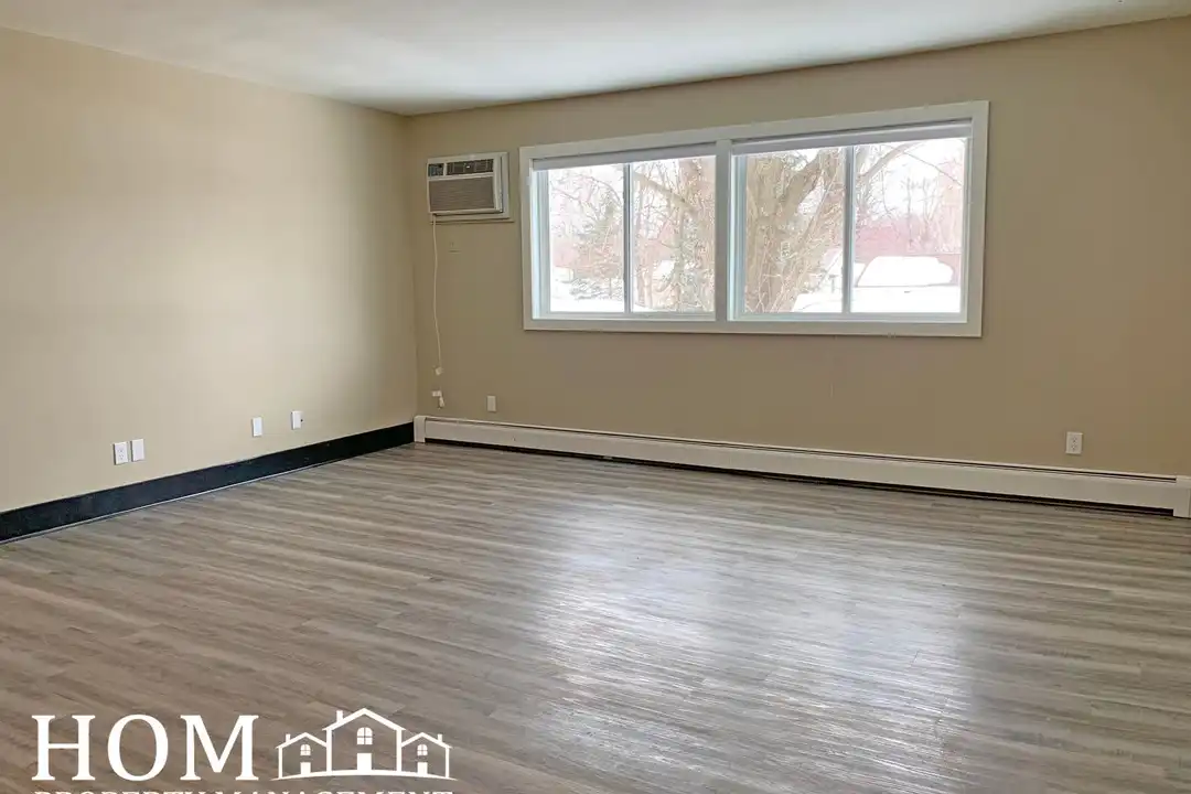 Apartment in Lake Crystal - View 3