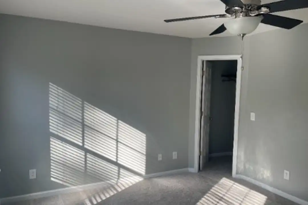 38 Woodhaven Dr - More