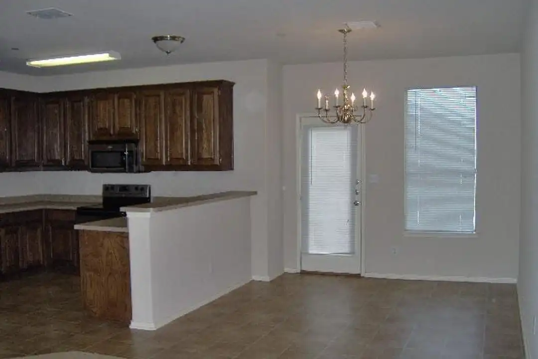 5413 Soledad Dr - View 2