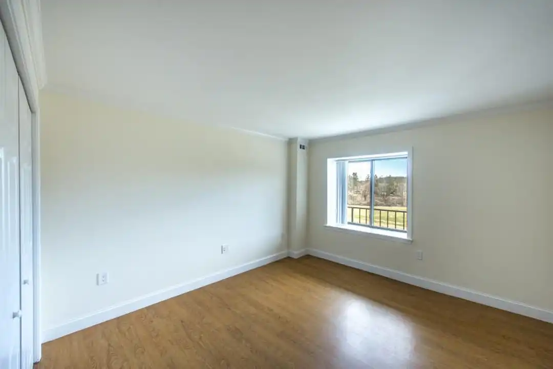 1450 Worcester Rd - View 3