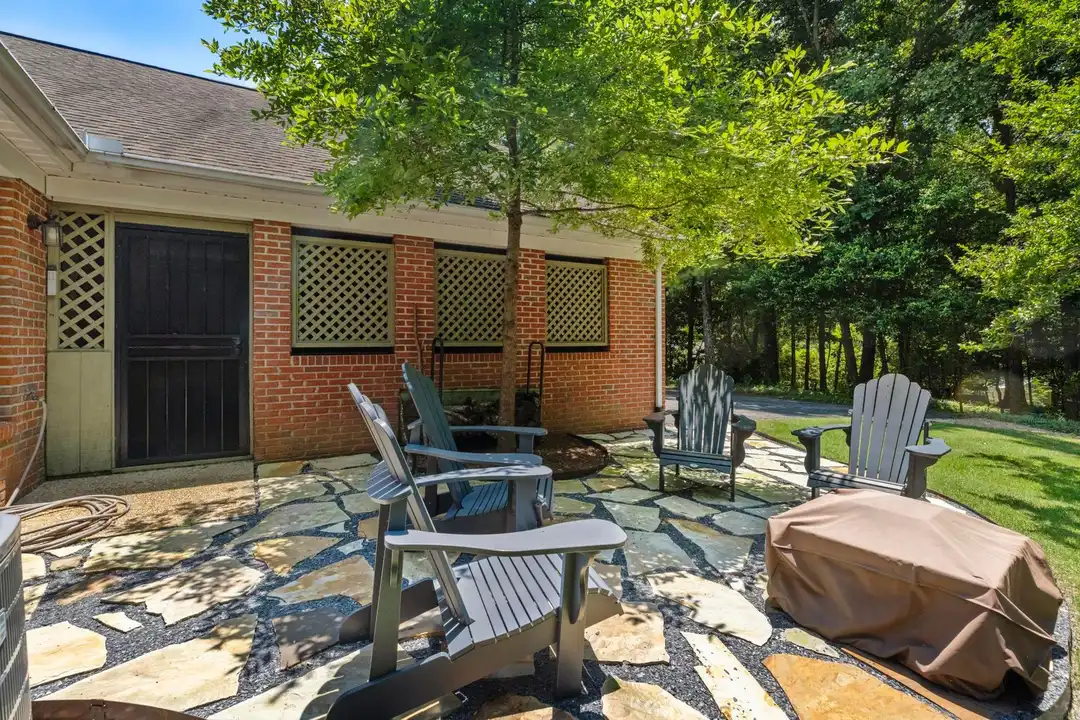 566 Homewood Dr - View 6