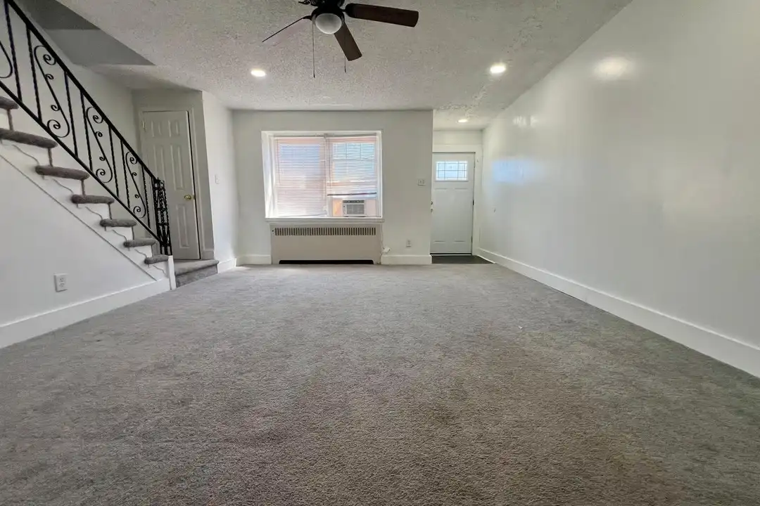 Apartment in Upper Darby - More
