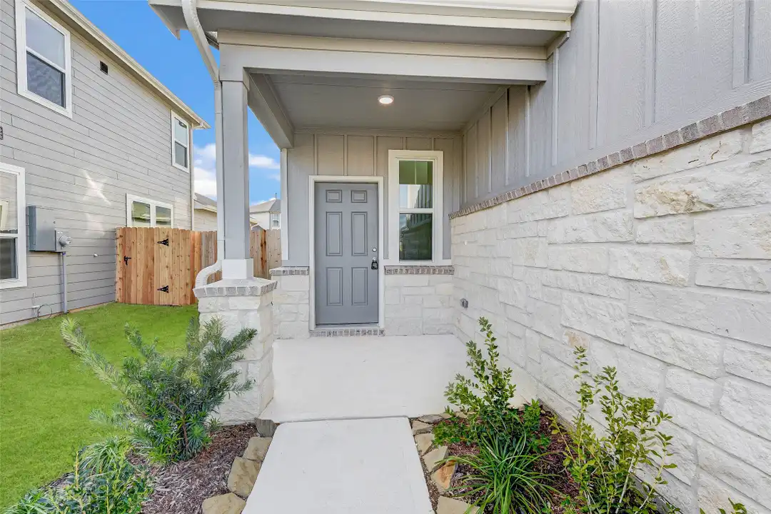 25821 Hedgerow Dr - View 6
