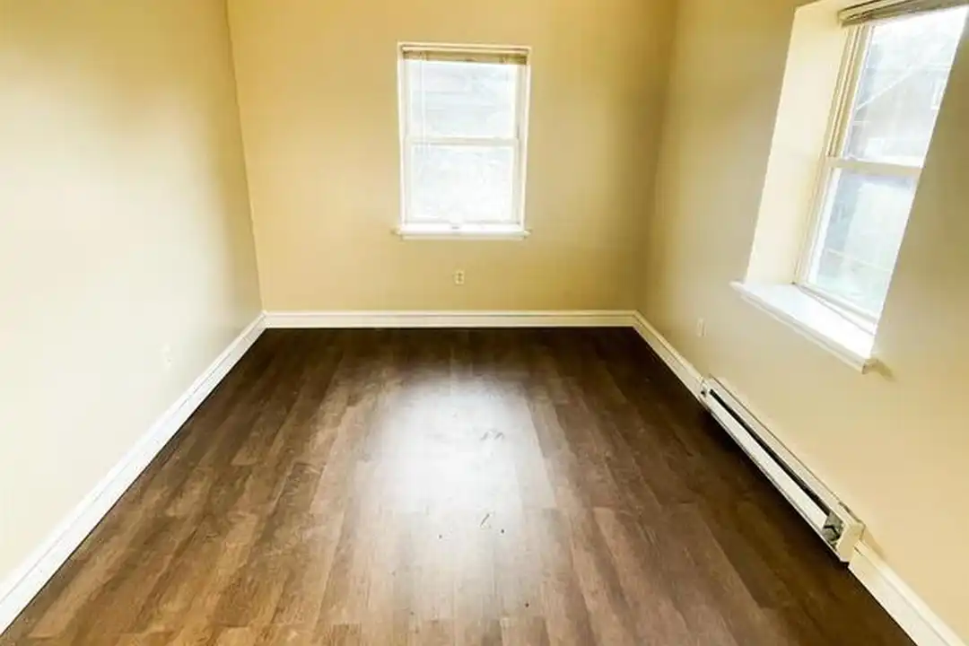 3500 Elm St – photo 1 of 7