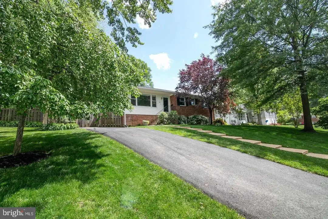 8411 Morey Ln - View 3