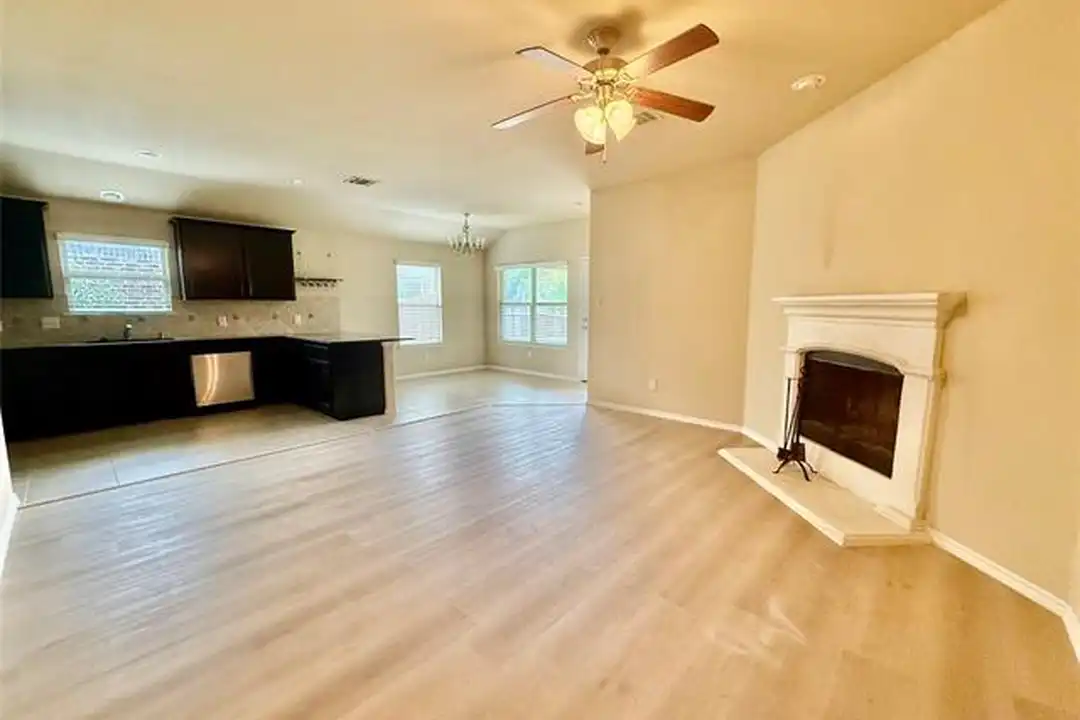 1108 Cheyenne Dr - More