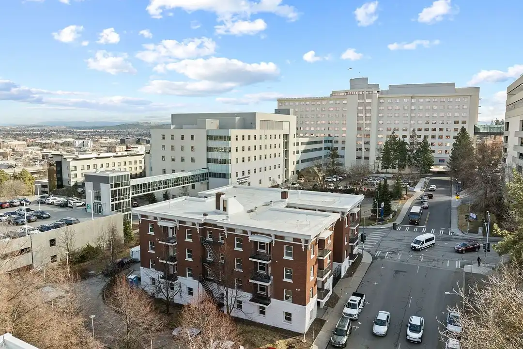 Cambridge Court Apartments – photo 1