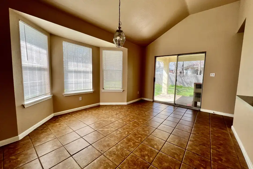 108 N Mockingbird Cir - View 4