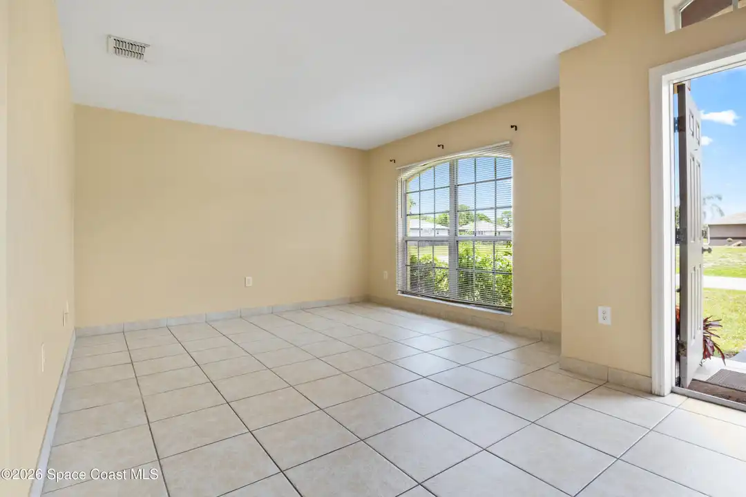 1406 Martinez St SE - View 4