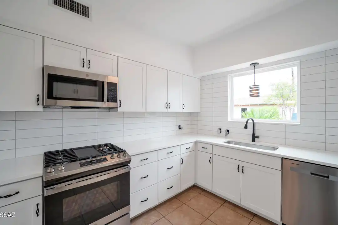 1815 E Waverly St unit 1 - More