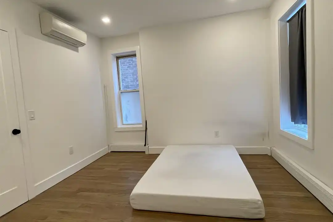 232 Van Horne St unit 4 - View 6