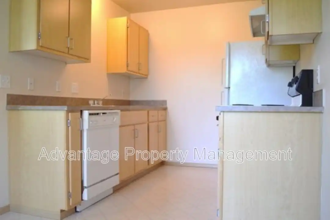 739 Jackson St W unit # 1 - View 2