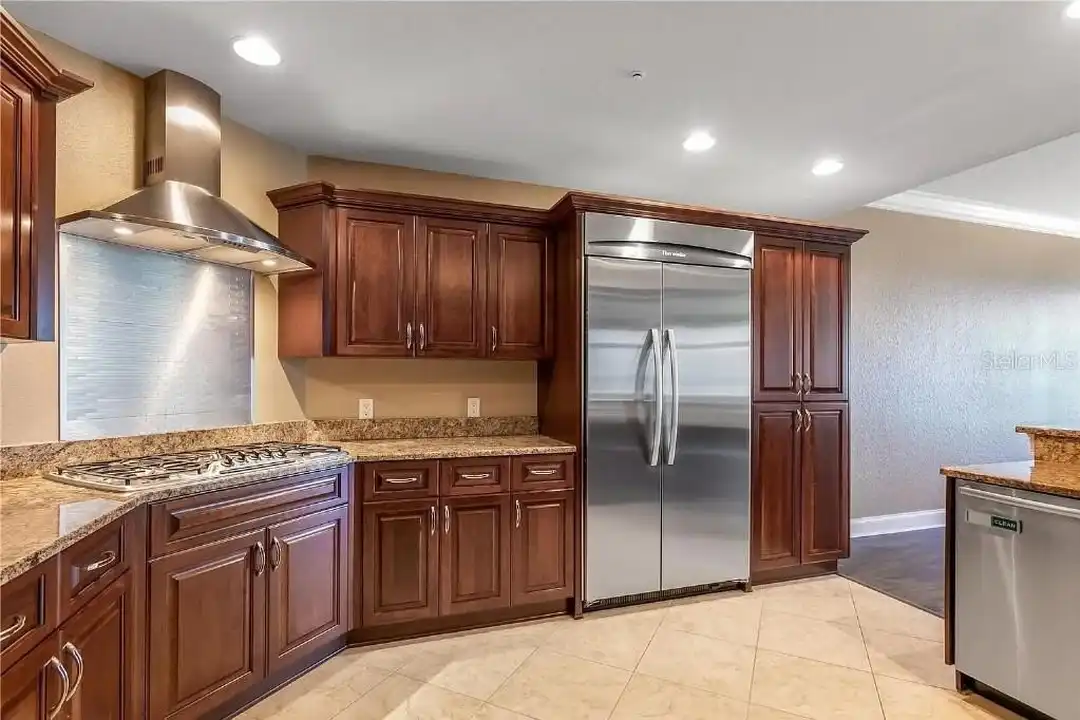 1724 Park St N - View 6