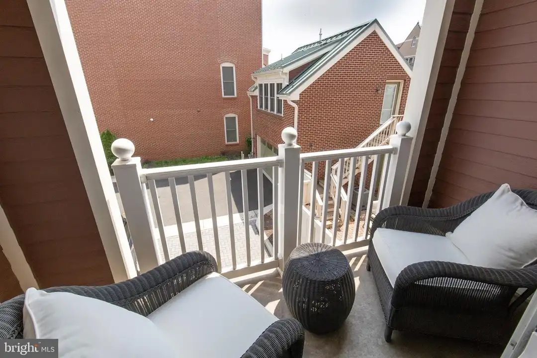 2203 Richmond Hwy #101 - More
