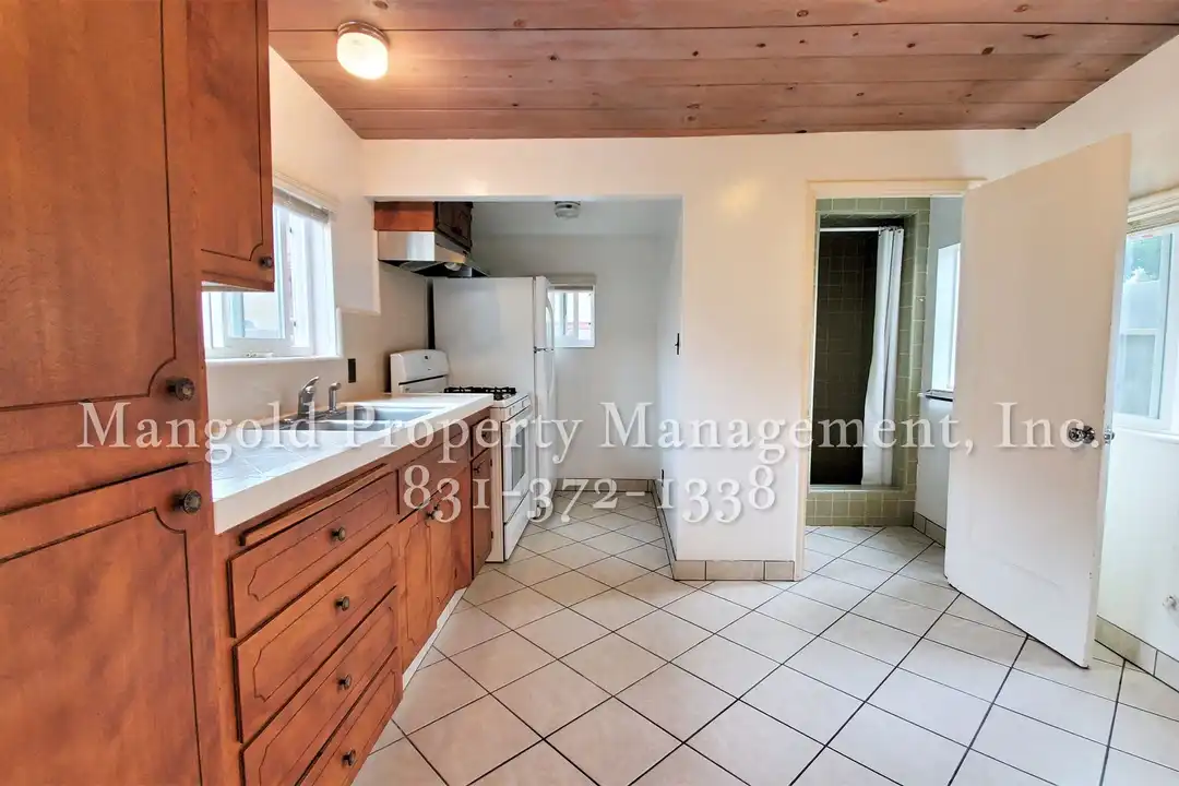 1231 First St unit 1231 1/2 - View 4