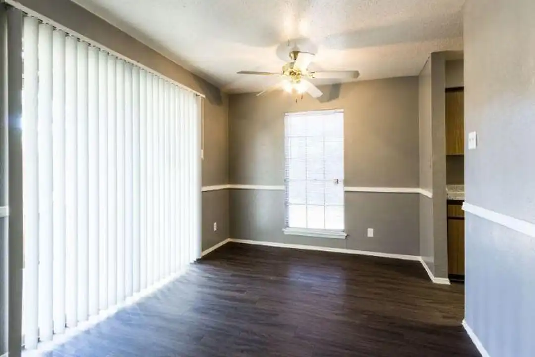 1948 Shady Brook Dr - View 5