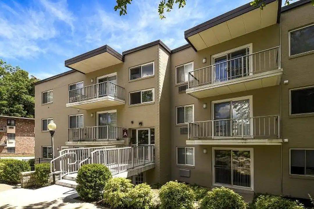 30 E Jefferson St - View 2