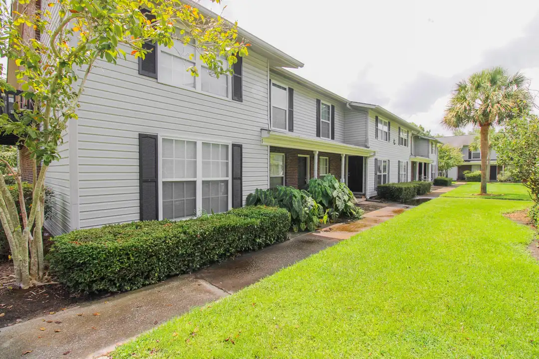 2494 Etiwan Ave unit 3c – photo 1