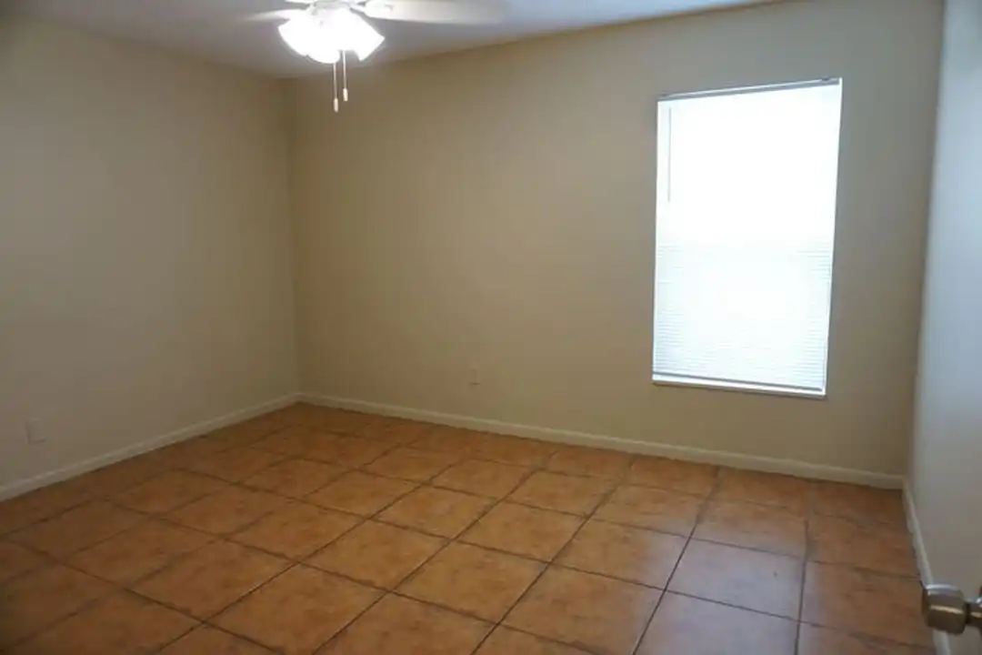 5539 Pinebay Cir N - View 6