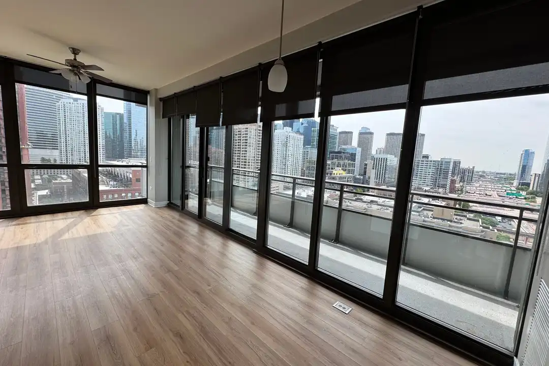 647 W Wayman St - View 3
