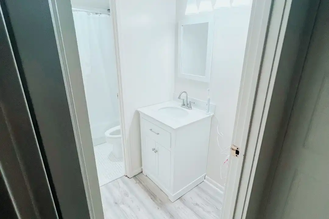 1318 22nd St NW unit 301 - More