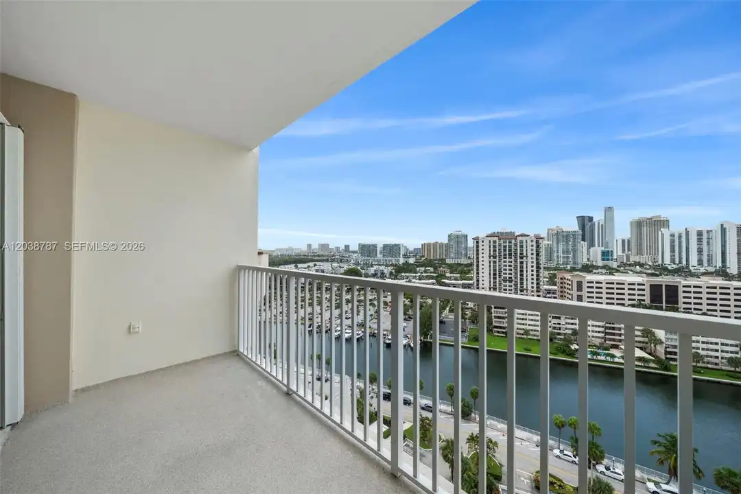 300 Bayview Dr unit 1711 - View 4
