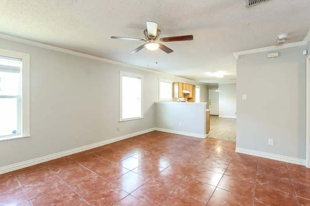House in Fort Worth, Tarrant County - More