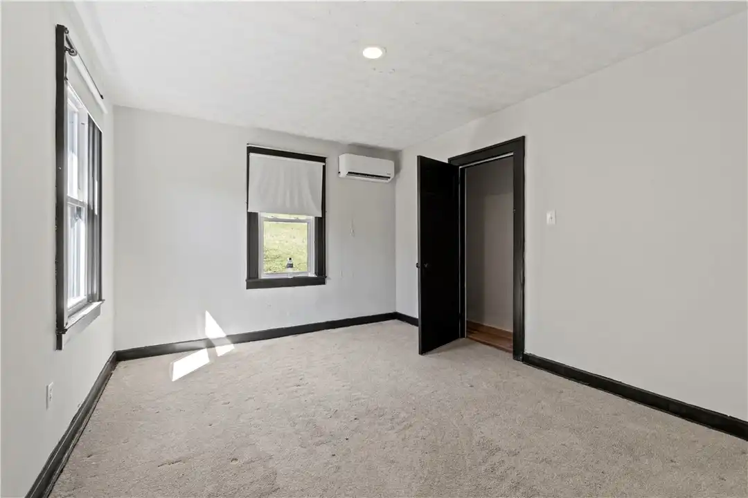 813 Bower Hill Rd - More
