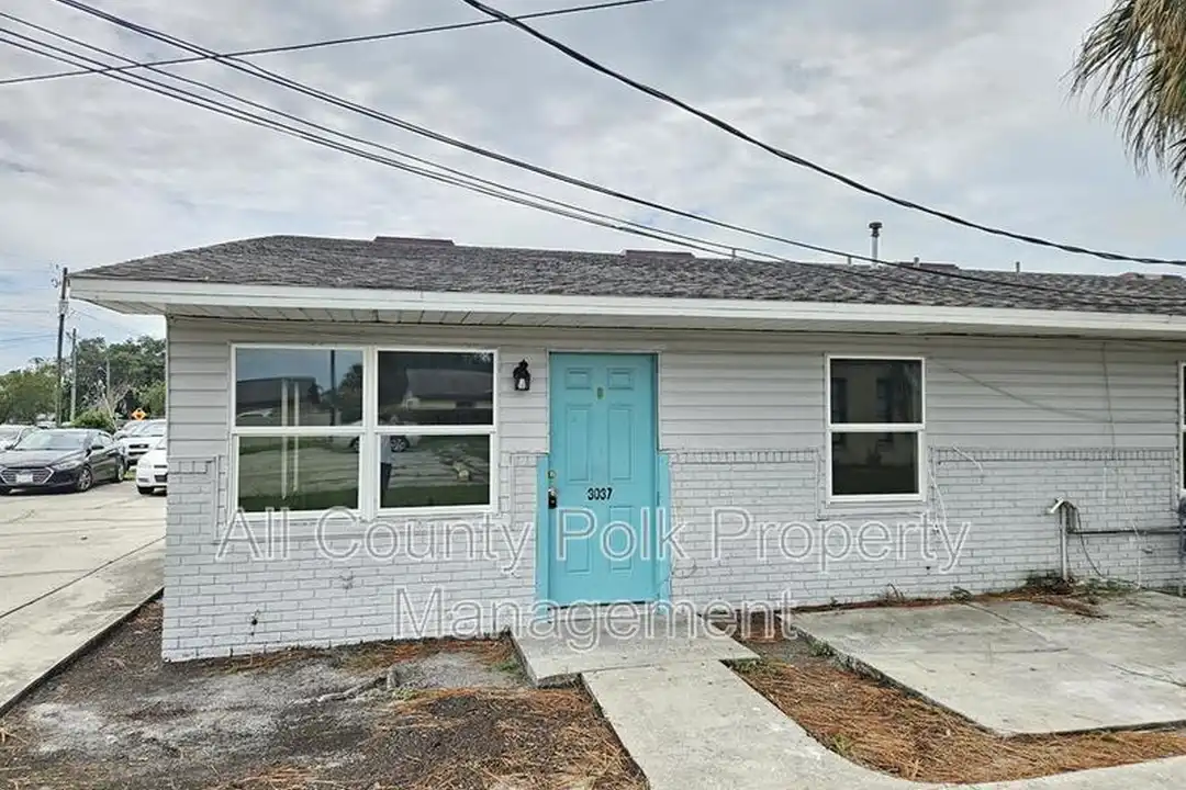 3037 St Paul Dr – photo 1 of 10